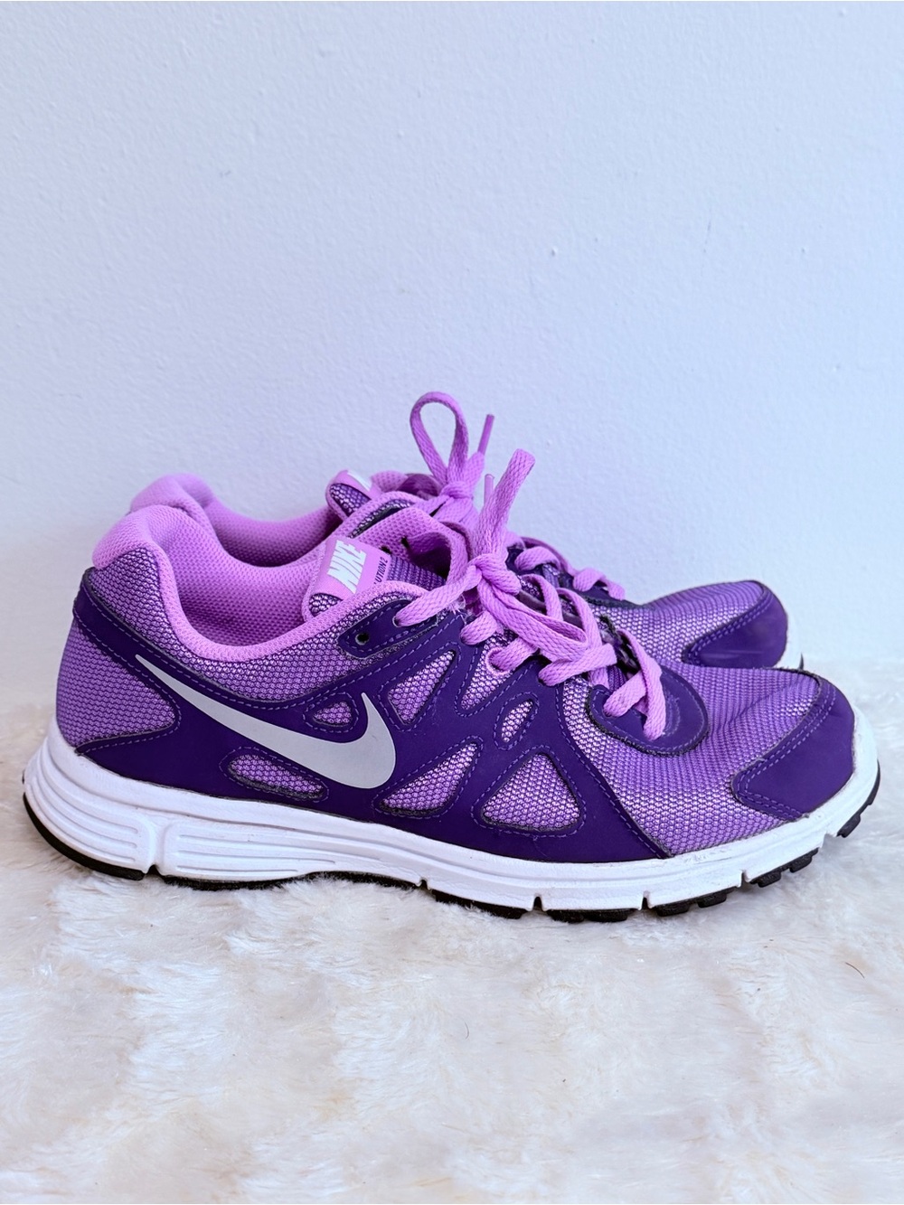 NIKE Revolution 2 Running Shoes 554900-006 Purple Womens’ Size 6Y